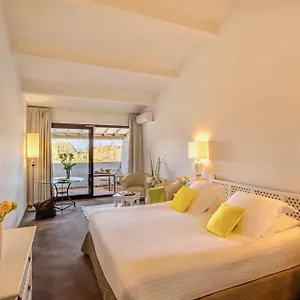 Mangio Fango Et Hotel