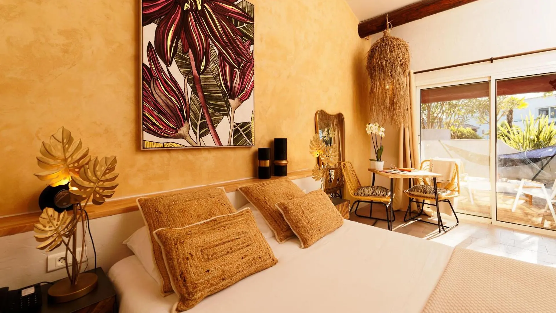 Hotel L' Estelle En Camargue Сент-Мари-де-ла-Мер 5*,